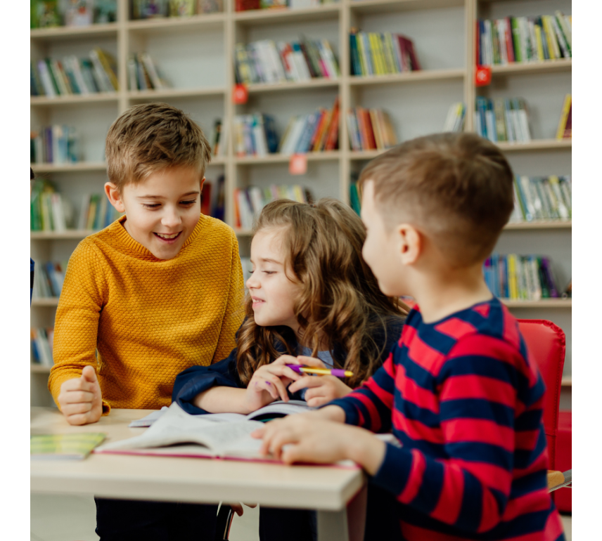 Exploradores Bilíngues: Aprendendo Inglês Brincando