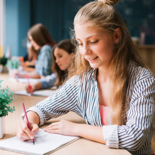 ENGLISH UNLOCKED PARTES A e B: Curso para jovens entre 14-15 anos 